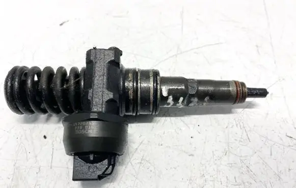 Skoda Octavia Mk2 (1Z) Fuel injector 0414720215