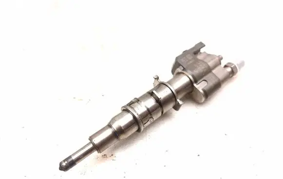 BMW 1 E82 E88 Fuel injector 7589048 758904809
