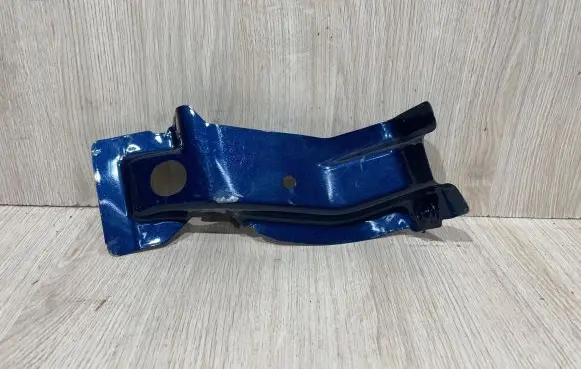 Porsche Macan (95B) Headlight/headlamp mounting bracket 95B805832A