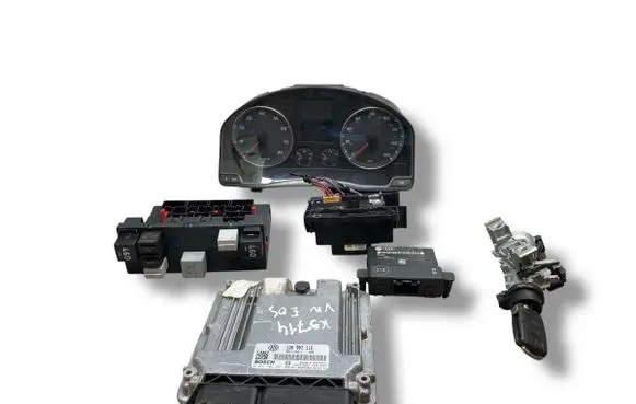 Volkswagen Eos Engine ECU kit and lock set 1Q0907115 1039S12667 0261S02281