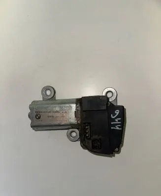 BMW 5 E39 Rear window wiper motor 8361640