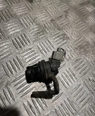 Toyota Land Cruiser (J120) Windscreen/windshield washer pump 8533060160