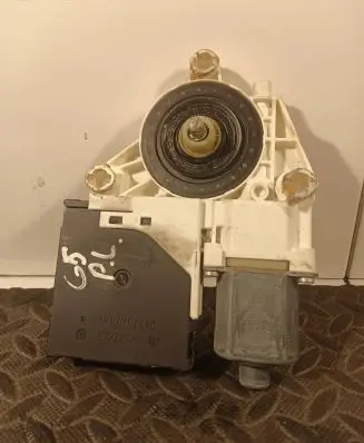 Volkswagen Golf V Front door window regulator motor 1K0959793J 05075710 71026080851620