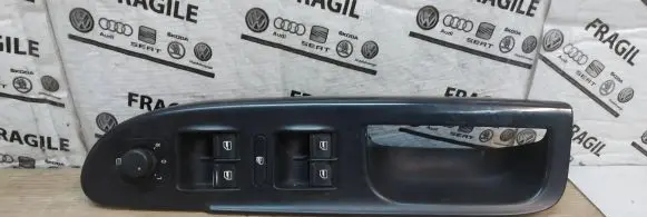 Volkswagen PASSAT B6 Front door window switch trim 3C1867171B