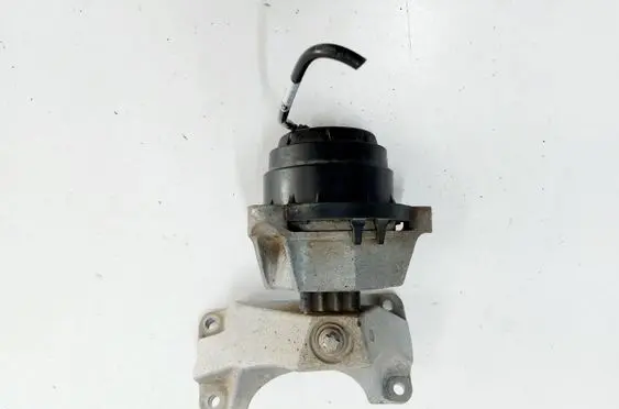BMW X3 G01 Engine mount vacuum valve 2680070