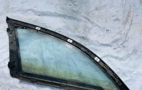 Mercedes-Benz E W211 Rear side window