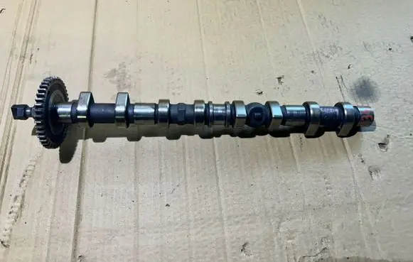 Mercedes-Benz Sprinter W906 Camshaft R6110510101