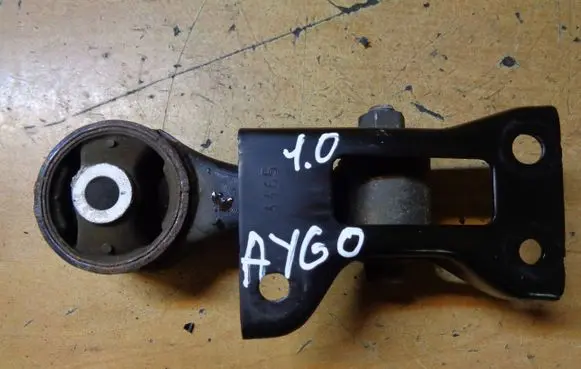 Toyota Aygo AB40 Gearbox mount 