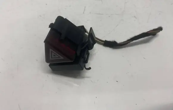 Mercedes-Benz A W169 Hazard light switch 1698207410 33450201