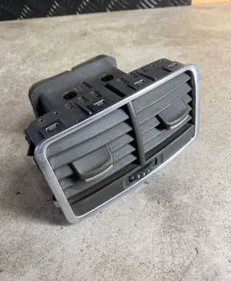 Audi A6 S6 C6 4F Rear air vent grill 4F0819203B