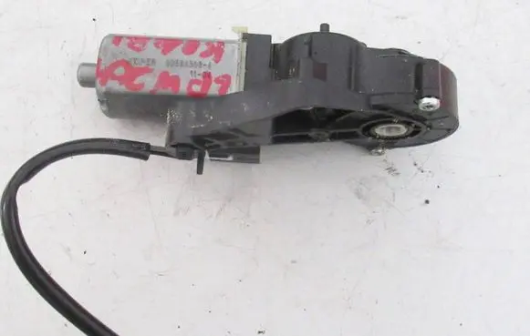 Mercedes-Benz C W204 Seat adjustment motor 0390203369