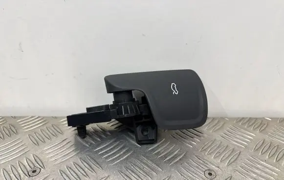 Audi A6 S6 C8 4K Engine bonnet (hood) release handle 4K1823633B