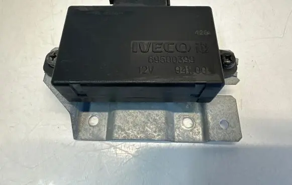 Iveco Daily 35 - 40.10 Door central lock control unit/module 69500399