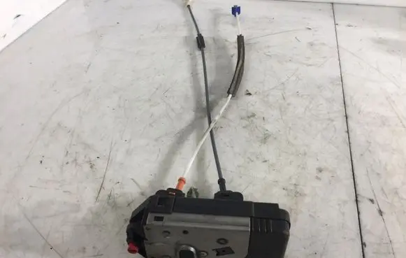 Opel Zafira A Rear door lock 24414134