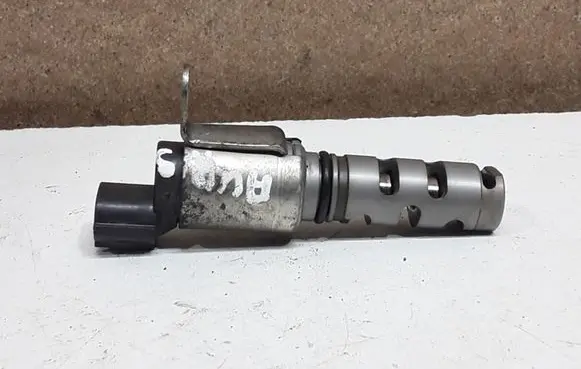 Toyota Auris 150 Camshaft vanos timing valve 30T050 5010H3