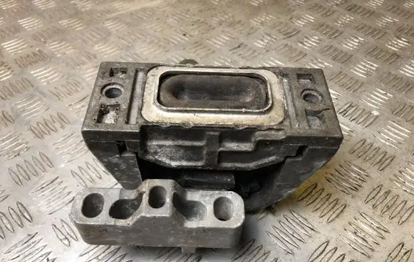 Volkswagen Golf IV Engine mount bracket 1J0199262
