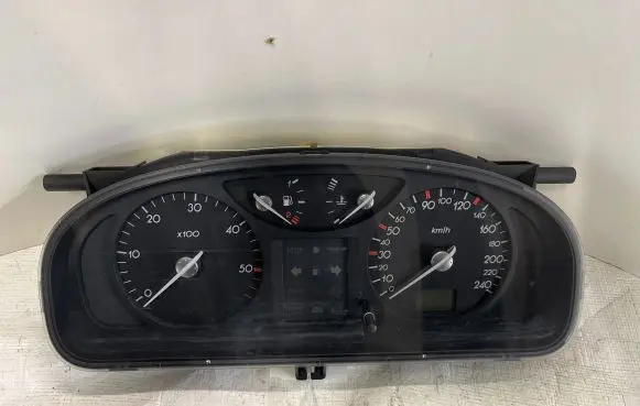 Renault Laguna II Speedometer (instrument cluster) 8200328436 501018550082 7W0KGY44