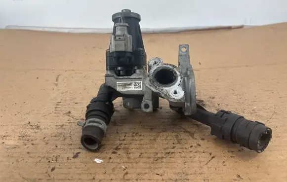 Jaguar XE EGR valve 704924050 G4D39D475AA