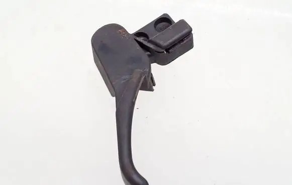 Engine bonnet (hood) release handle