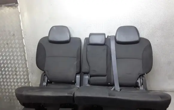 Citroen C-Crosser Rear seat 