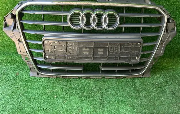 Audi A3 S3 8V Front bumper upper radiator grill 8V5853651A
