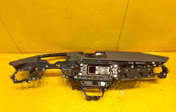 Audi e-tron Dashboard 4J3857003 4J3857736
