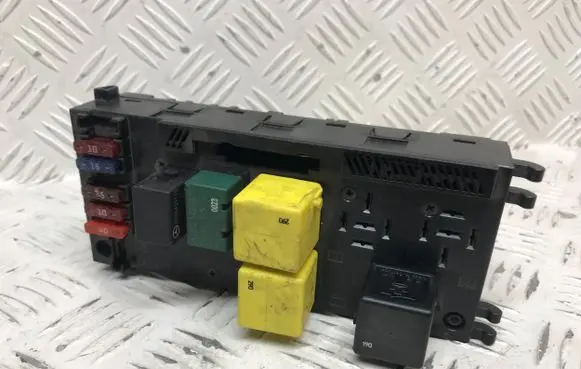 Mercedes-Benz E W210 Fuse box set 0005401050 0195455632