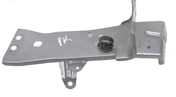 Mazda 3 II Fender mounting bracket