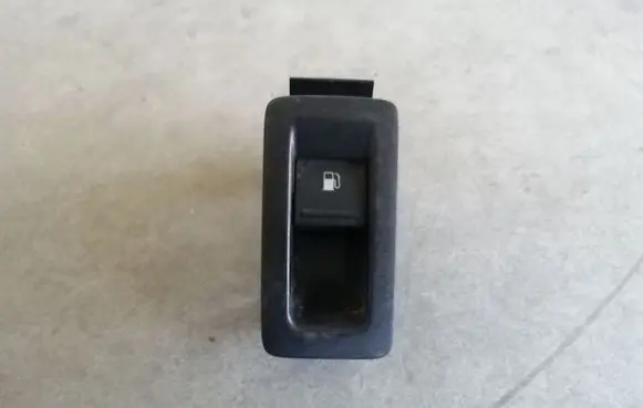 Volkswagen Touran I Fuel tank opening switch 1T0959551
