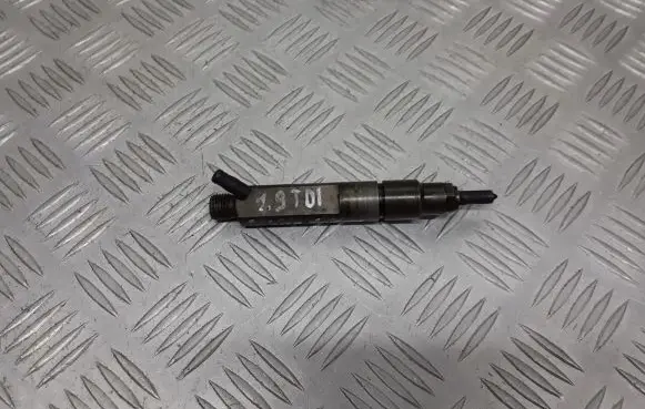 Audi A6 S6 C5 4B Fuel injector