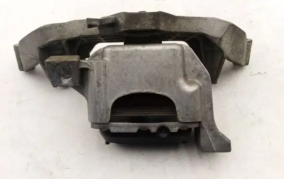 Engine mount bracket