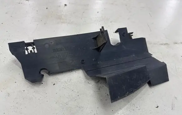 Renault Clio III Intercooler air guide/duct channel 8200304289 8200304291