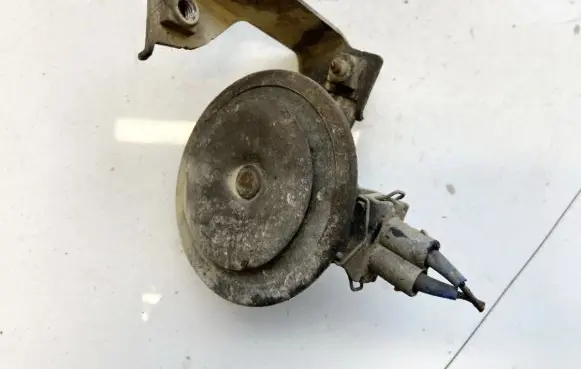 Volkswagen Golf IV Horn signal