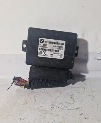 BMW 5 F10 F11 Hand brake control module 6799083 23122010 0111940301