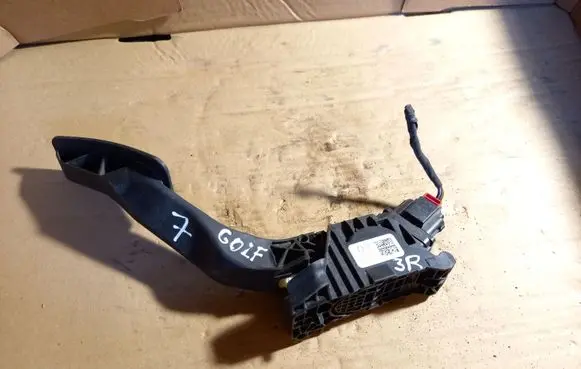Volkswagen Golf VII Accelerator throttle pedal 5Q2723503D
