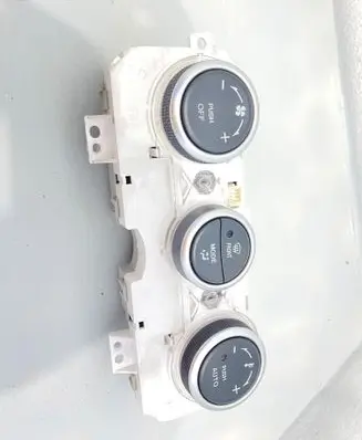 Mazda 6 Climate control unit TM09E6A