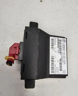 Volkswagen Golf V Gateway control module 1K0907530L 5WK50011B 1K0907951