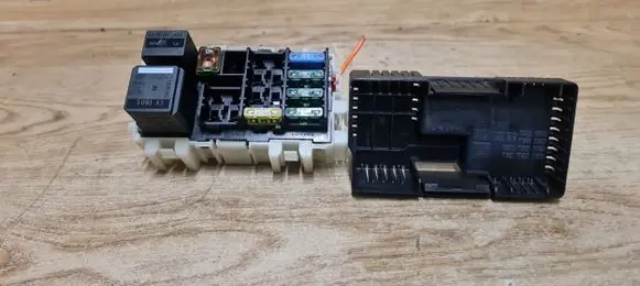 Volvo XC70 Fuse module 6G9T14K131AB