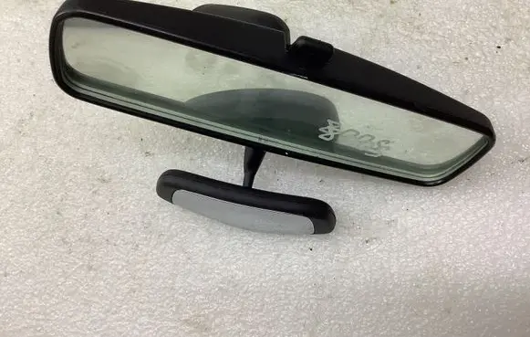 Rear view mirror (interior)