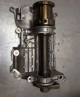 Volkswagen Polo Oil pump balance shaft 045103127D