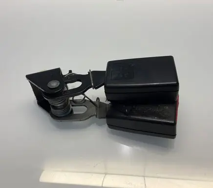 Mercedes-Benz E W211 Middle seatbelt buckle (rear) A2118600869 813100109 2118600869