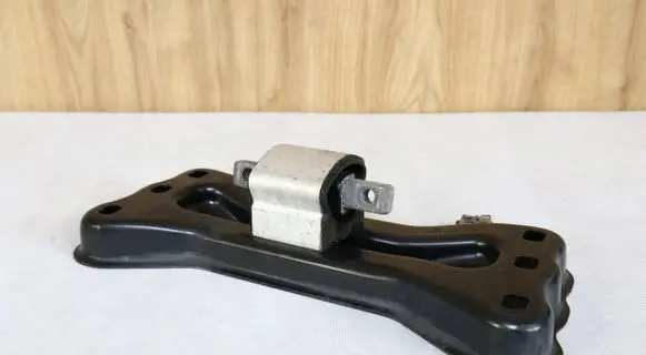 Mercedes-Benz SLK R172 Gearbox mounting bracket 1722420501 A1722420501