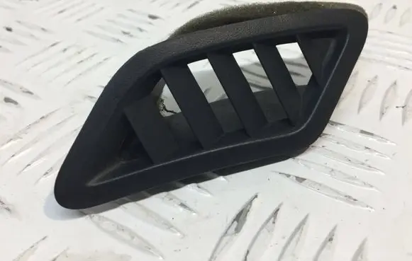 Nissan Qashqai Dashboard side air vent grill/cover trim LH68741JD