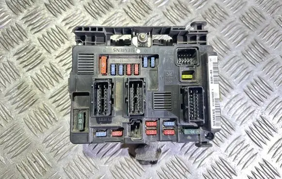 Citroen Xsara Picasso Fuse module U118470003L