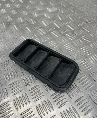 Seat Leon (5F) Quarter panel pressure vent 7N0819465A