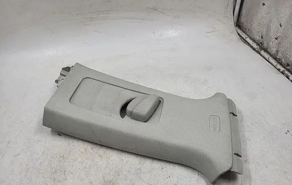 Seat Leon (1P) (B) pillar trim (top) 