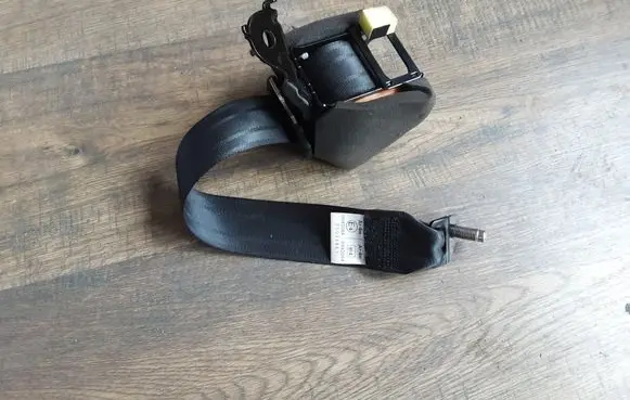 Mazda 6 Rear seatbelt