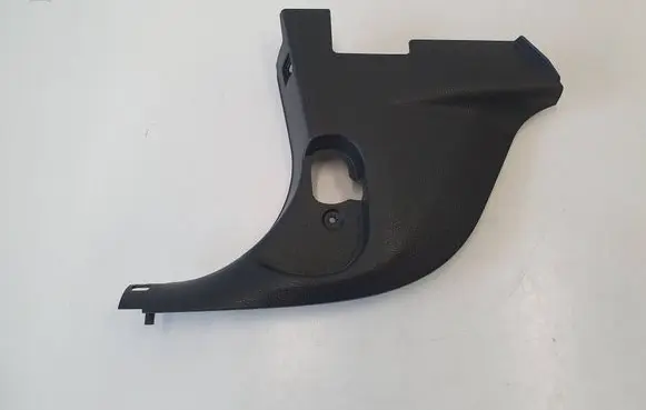 Foot area side trim