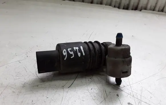 Skoda Fabia Mk1 (6Y) Windscreen/windshield washer pump