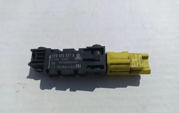 Audi A3 S3 8P Airbag deployment crash/impact sensor 8E0959651A